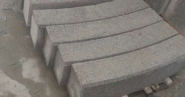 宜昌芝麻白弧形路牙石