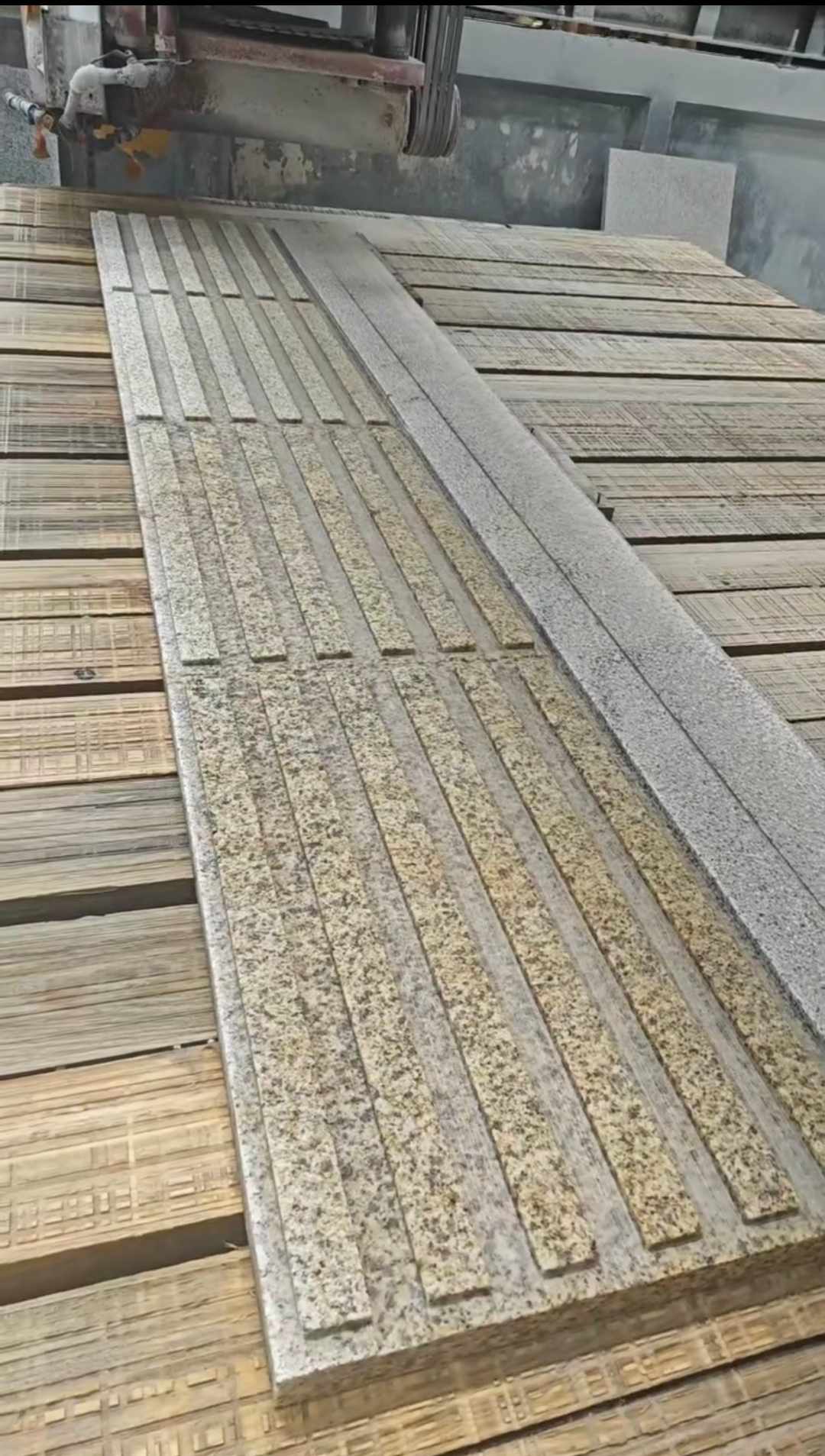 宜昌黄金麻盲道石 盲条