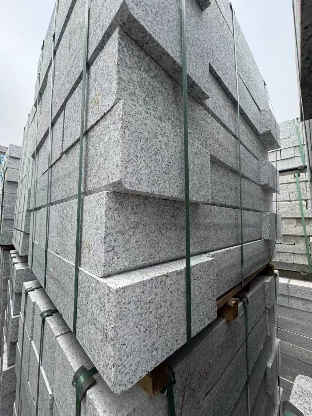 宜昌芝麻白路牙石 马路牙子