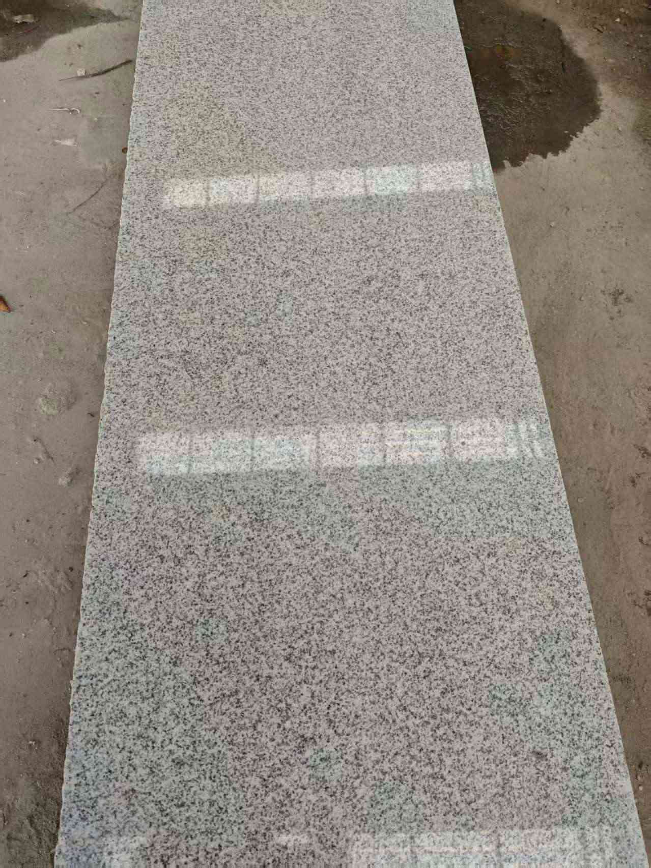 宜昌芝麻白光面毛板